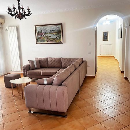 Lu Apartament Вльора Екстер'єр фото